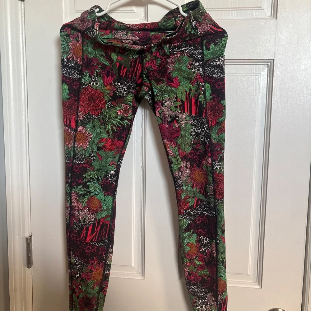 Lululemon 28 inch inseam leggings - Picture 4 of 5